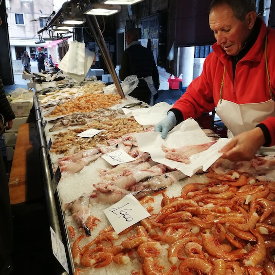 Picture 2 for Activity Venice: Fish Market Shopping Walking Tour & Home Cooked Meal