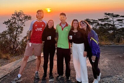 Da Lat Sunrise and Cloud Hunting Trek – Early Morning Hiking Tour