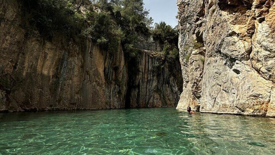 Valencia: Thermal Springs and Salto de La Novia Waterfall Tour