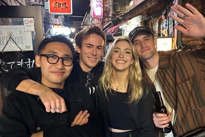 Discover Shinjuku Private Tour with Local Guide, Food & Drinks