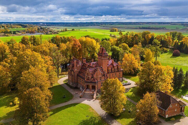 Visit Jaunmoku Palace Museum with an audio guide