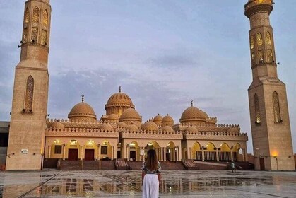 Hurghada Night City Tour with Handicraft Shopping – Hurghada