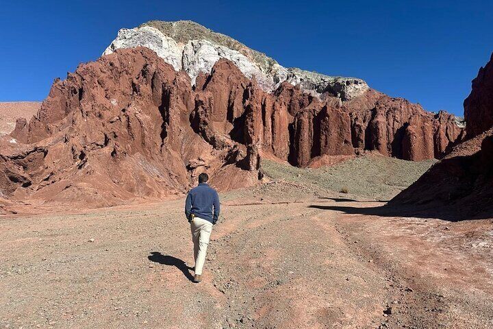 Cultural Tour to the Rainbow Valley and Yerbas Buenas