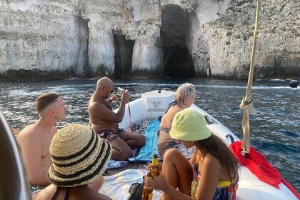 Syracuse: Full Day Private Boat to Caves and Coves with Aperitif