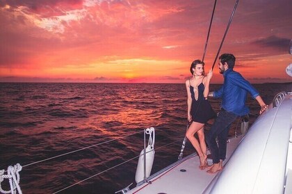 Half Day Sunset Luxury Sailing in Puerto Morelos with Open Bar