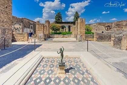 Three Wonders in One Day: Pompeii, Herculaneum & Vesuvius