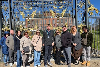 Kensington Palace: Private Walking Tour with Blue Badge Guide