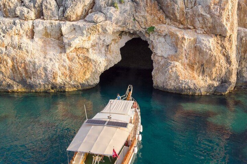 Pirates Cave, Kekova