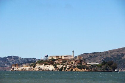 San Francisco Sightseeing Bay Cruise Tour with Alcatraz Views