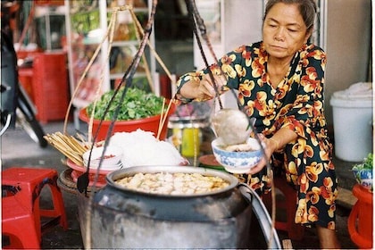 Authentic Hue Street Food Tour with Local Culinary Expert