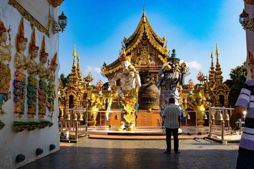 Private Guided Romantic Tour In Chiang Rai