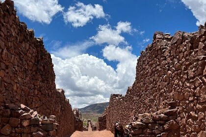 From Cusco Tipon, Pikillaqta and Andahuaylias Midday Tour