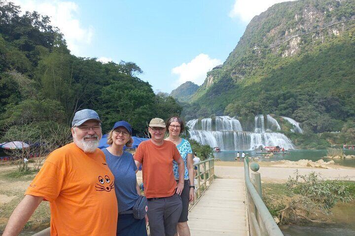 Way to Ban Gioc waterfall