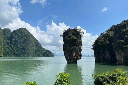 Khaolak Half Day: Phang Nga Bay, Tapu Island & Panyi Village Tour