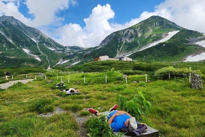 Tateyama Kurobe Alpine Route: Private Tour to World's Edge