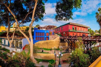 Magic Water Park and the Bohemian Quarter of Barranco
