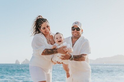 Family photo shoot on beach monuments