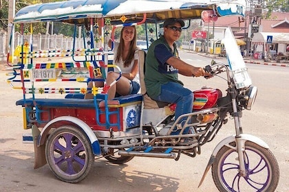 Vientiane Night Savory Streets Tour by Tuk-Tuk
