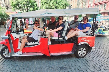 Discover Madrid in Tuk Tuk for 11⁄2 hours