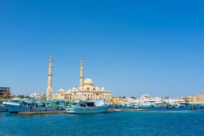 Hurghada Private Guided City Tour with Shopping