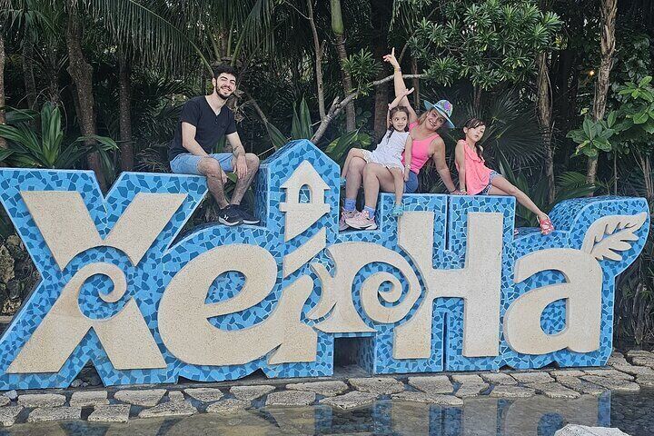 Private Transfer to Xel-Há Park roundtrip, from Cancún