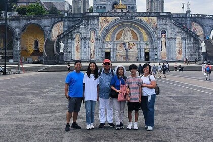 Experience Lourdes with a private Tour and Convenient Transport