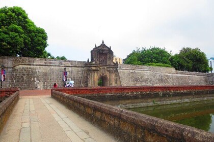 Pier 14 Manila Car Tour Experience Private