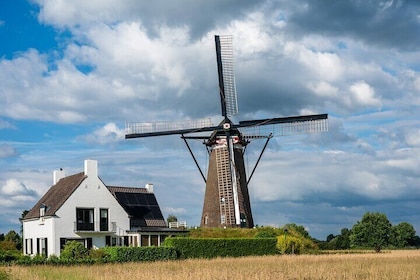 Van Gogh's Nuenen Self Guided GPS Audio Walking Tour App