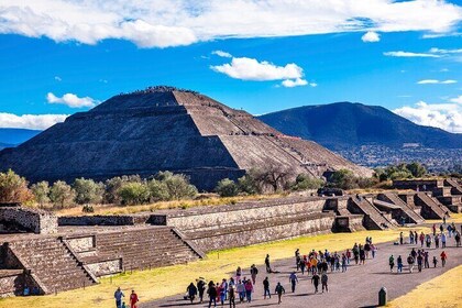 Best Tour of Teotihuacan with Basilica of Guadalupe and Tlatelolco