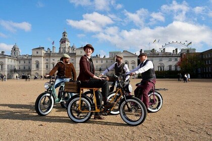 Private London Bike Tour on Luxury Retro E-Bikes