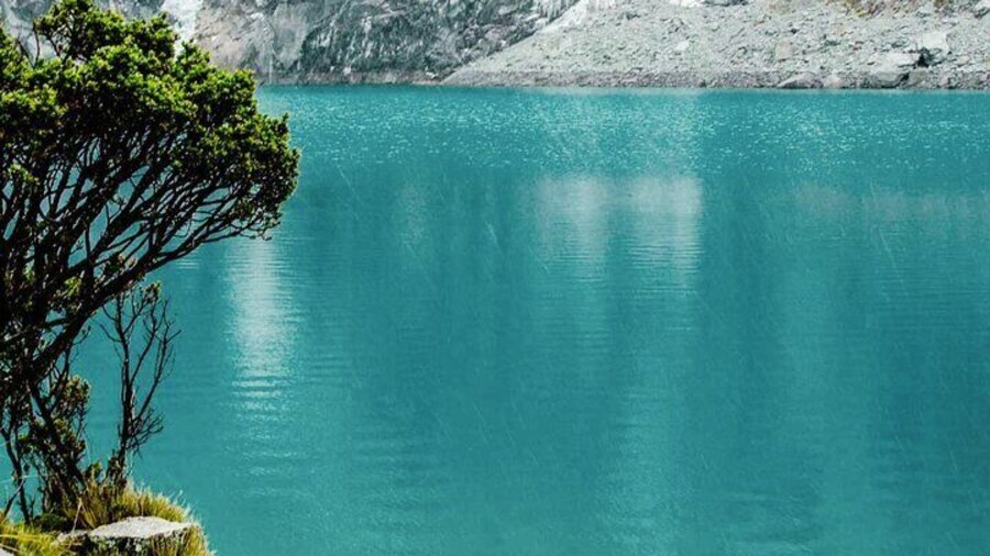 Full day Trekking to Lagoon 69 from Huaraz