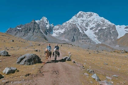 Horseback Riding to Ausangate 7 Lakes + Picnic Full Day Private
