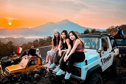 Mount Batur Sunrises Jeep Tour and Kintamani Cafe