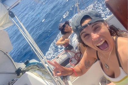 Ibiza: Private sailboat excursion with aperitif