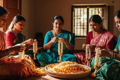 Private tour to learn Traditional Indian Art, craft & Cooking