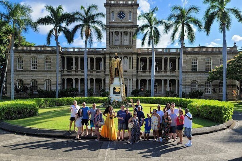 Hawaii 5-0 Building in Background