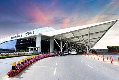 Private Airport Transfer from IGI Airport Delhi to Hotel
