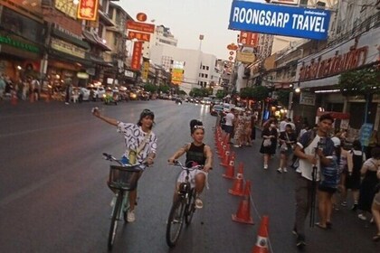 Bangkok Night Tour by E-Bike to Grand Palace Lights