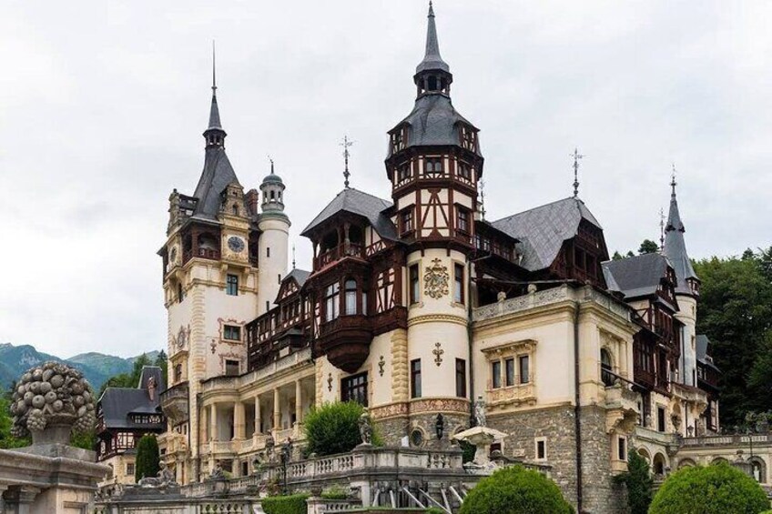 Peleș Castle Private Tour from Bucharest 