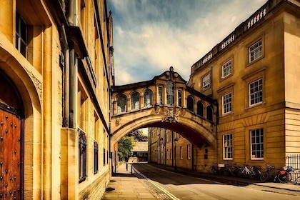 Oxford University Day Trip from London