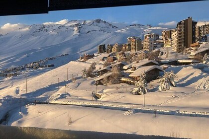 Full-Day Ski Adventure in Valle Nevado with a local Guide