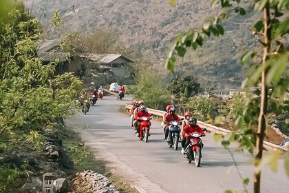 Experient Private Ha Giang 3D- 2N Loop motorbike Tour