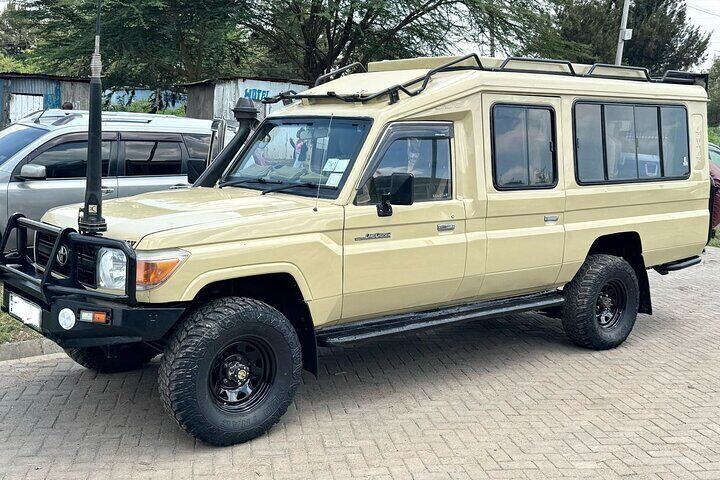 Masai Mara Transfer From Nairobi on 4x4 Toyota Land Cruiser
