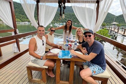 Private Boat VIP Paradise - Grand Island and RIO Transit