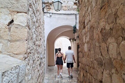 Dubrovnik Romantic Walking Tour for Couples with Love Museum