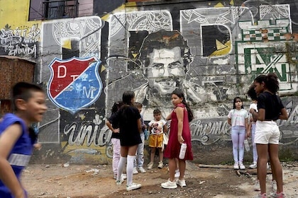 Full Tour of the Real Pablo Escobar History and Places