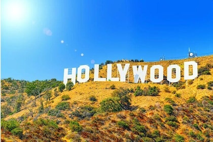 Private Celebrity Homes and Hollywood Landmarks Tour by Car