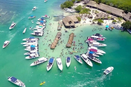 5 Rosary Islands Tour by Sports Boat, Lunch and Snorkel