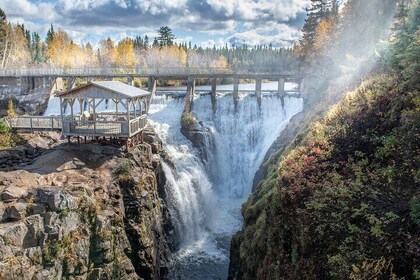 City tour and hiking to the Canyon and Waterfall in the Park