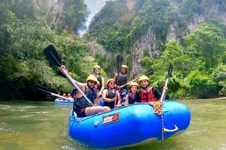 Rio Claro Full Rafting Tour from Medellin with Lunch
